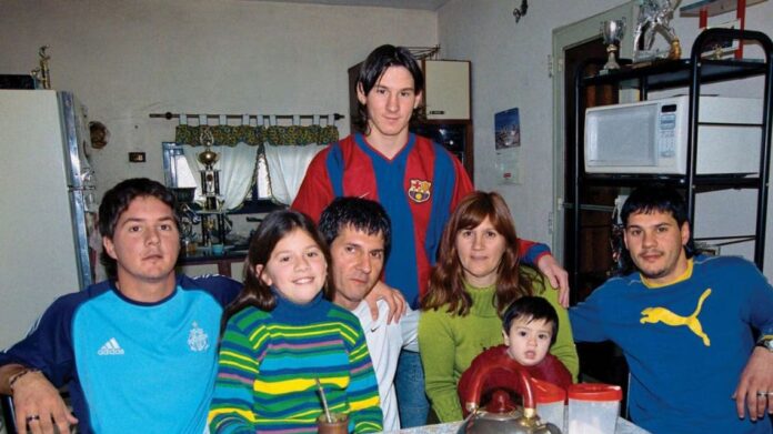 la-historia-desconocida-de-la-servilleta-que-cambio-la-vida-de-los-messi-2263937.jpg