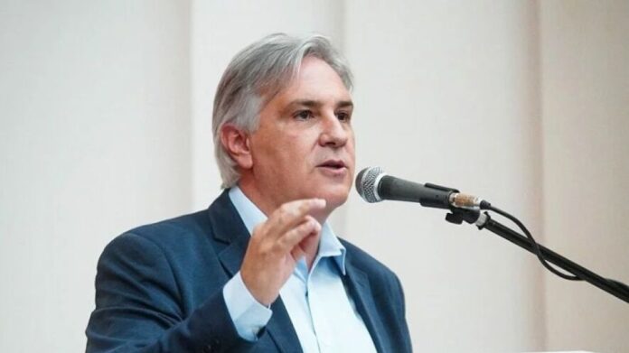 martin-llaryora-2298439.jpg