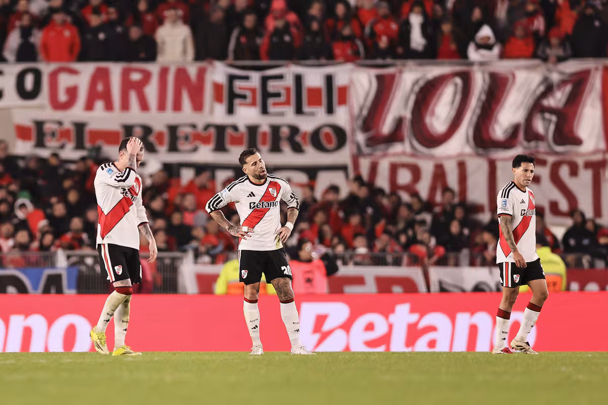 moreno-otamendi-y-ortega-se-lamentan-tras-el-BMRZXJNKBRFLNPZ5QKQVDIYSWY.jpg