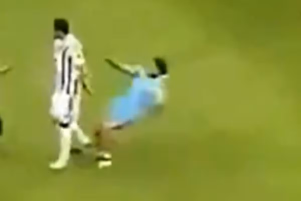 un-hincha-de-juventus-fue-a-saludar-a-los-GHQAJZM4WZCKDDULFDVXPNHCYI.jpg