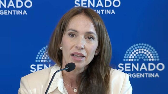 veronica-michelli-2254589.jpg