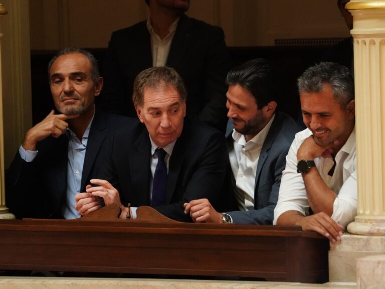 Peronismo presiona a Santilli para presentar informe en el Senado sin fecha definida